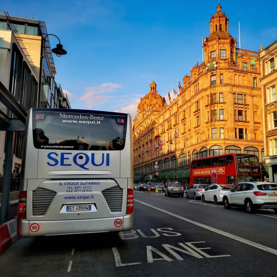 Autobus Autolinee Sequi in viaggio — Nuove prospettive